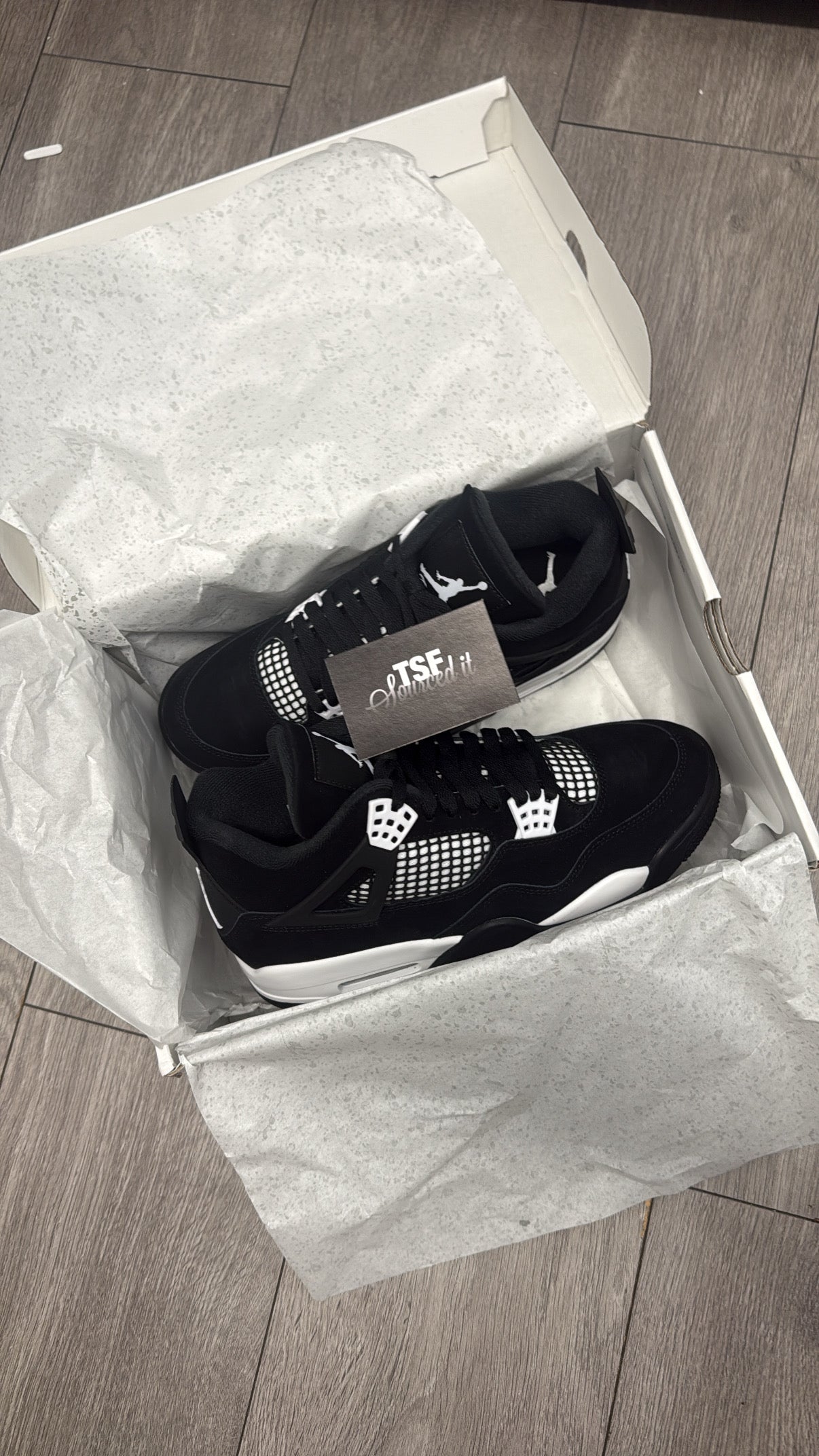 Jordan 4 White Thunders