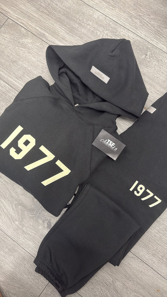 1977 Iron Essential Tracksuit